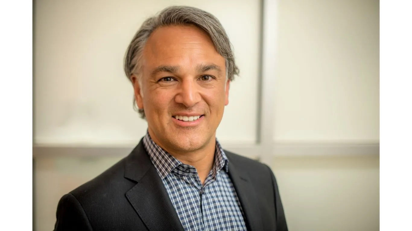 Renato Scaff On Why You Shouldn’t Be Afraid to Complicate Your Life